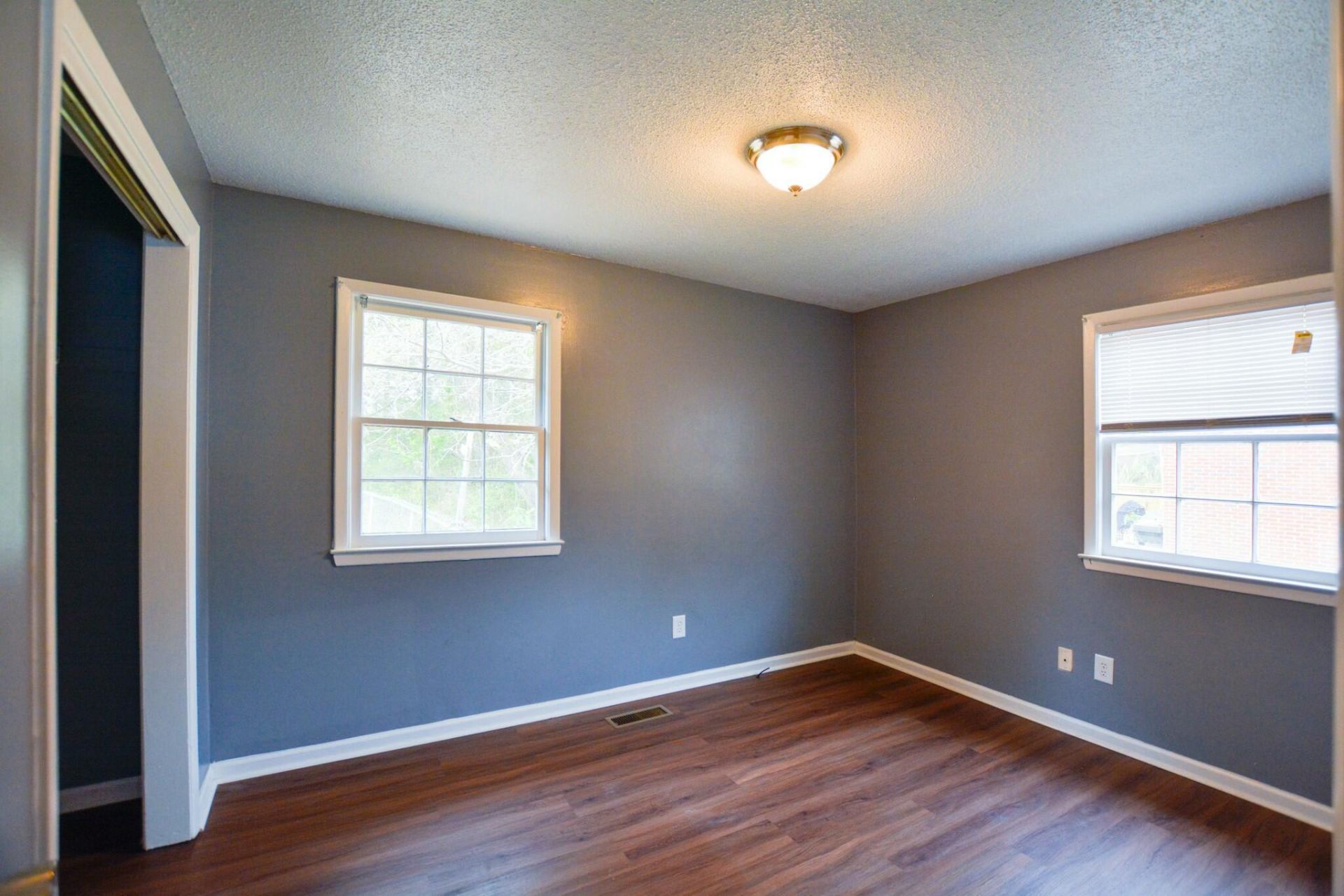 1045 Harborview Road Photo 13