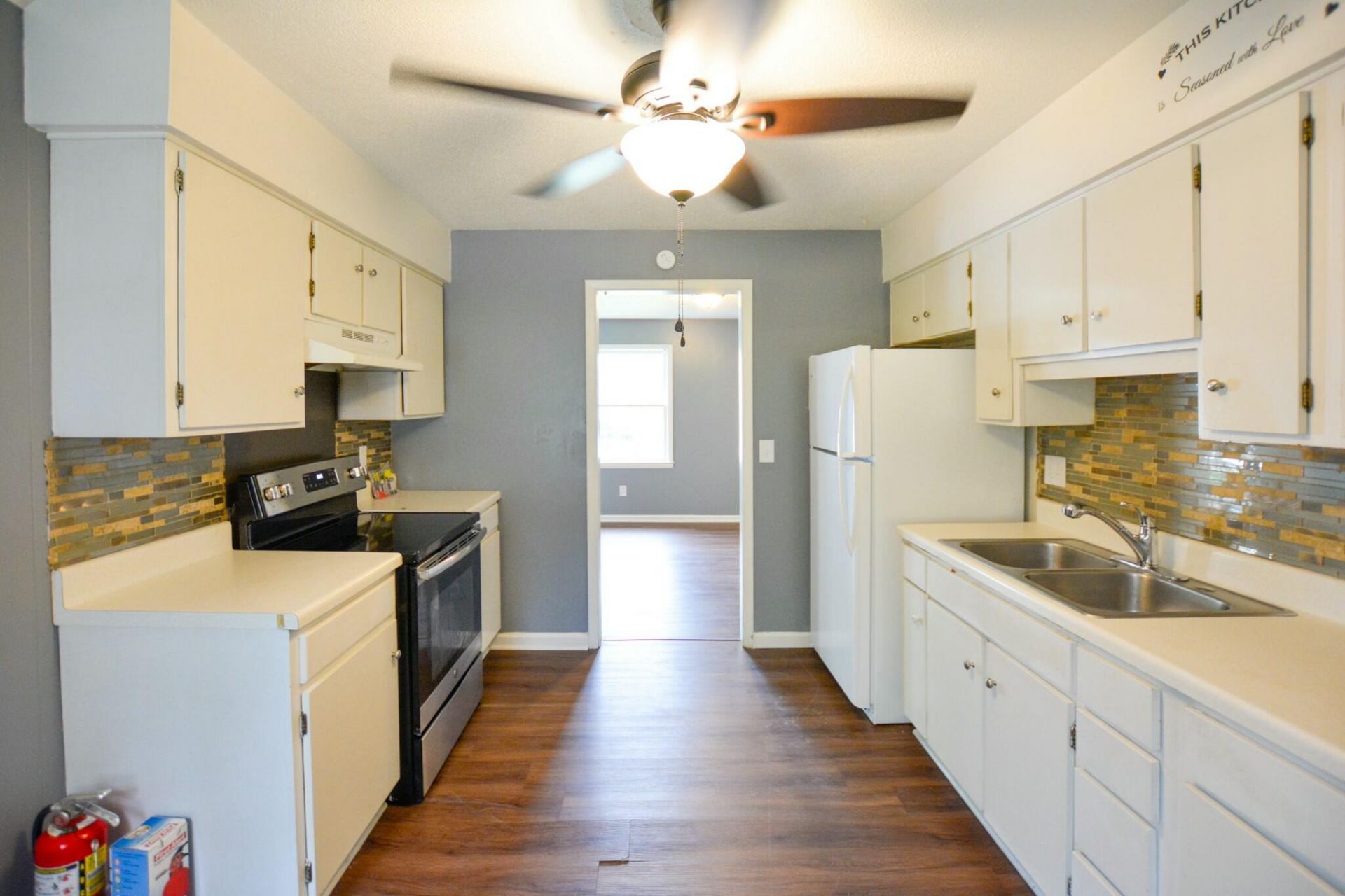 1045 Harborview Road Photo 4