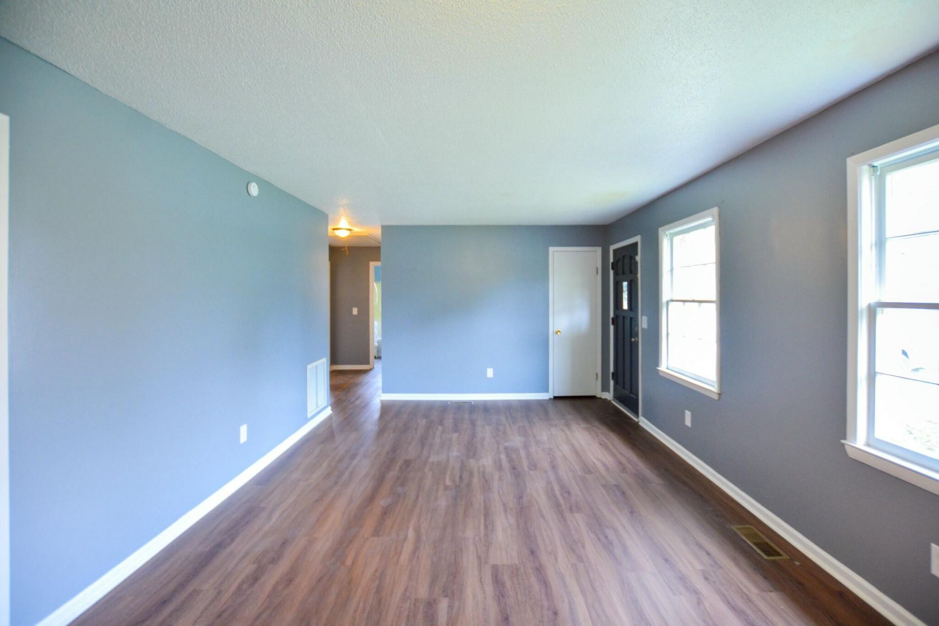 1045 Harborview Road Photo 7