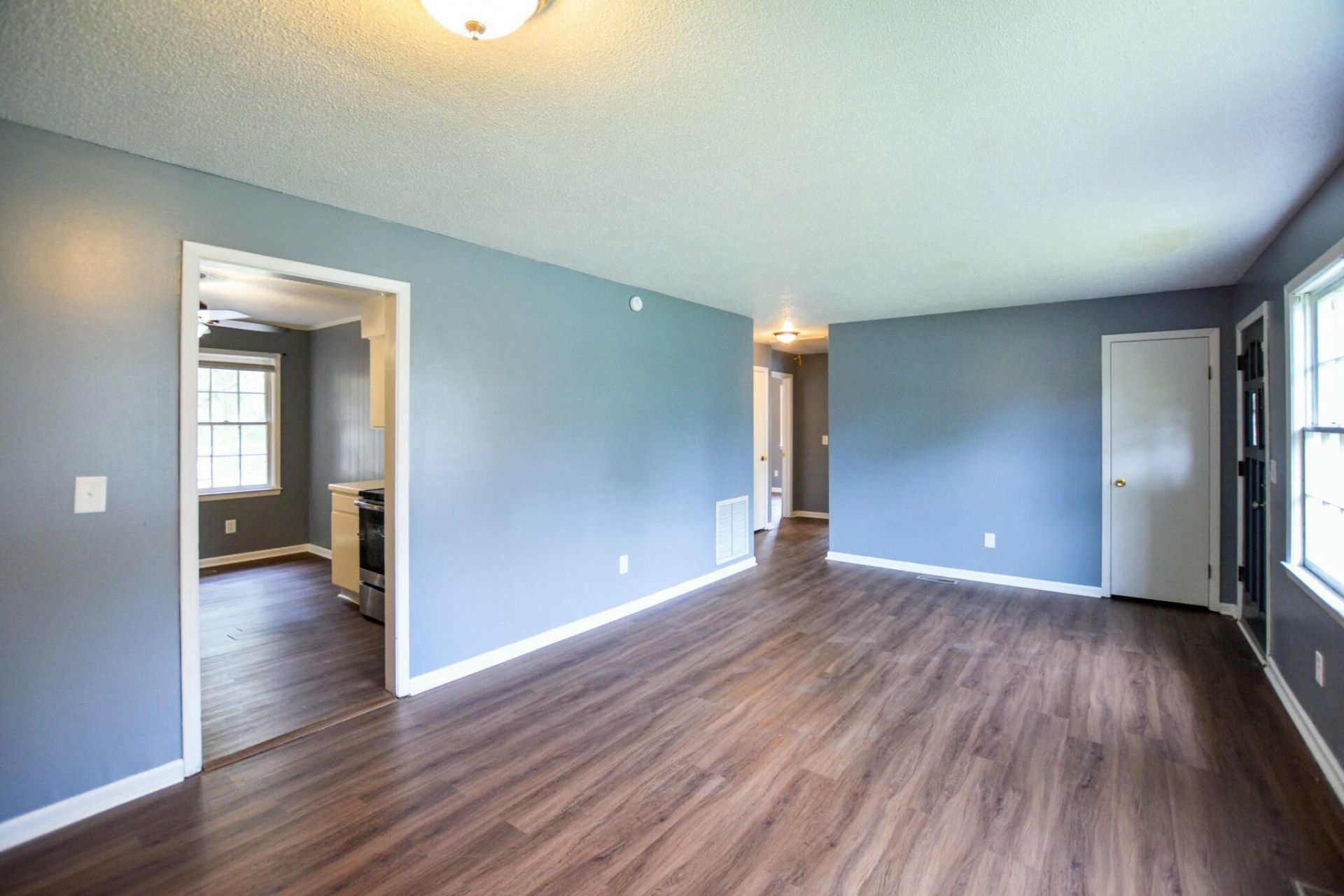 1045 Harborview Road Photo 8