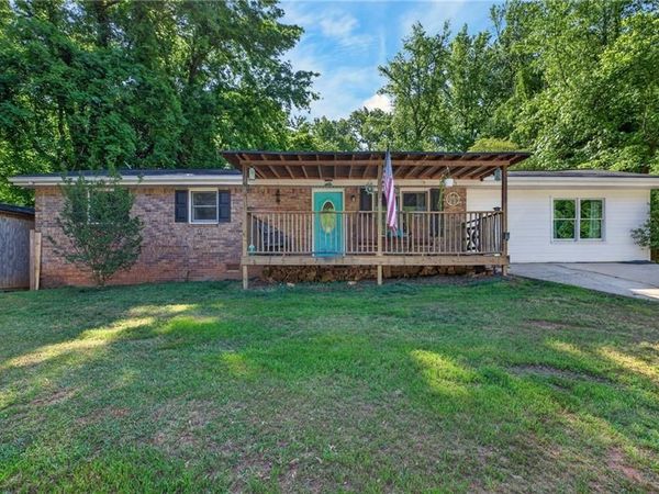 3680 Briar Drive , Lithia Springs, GA 30122