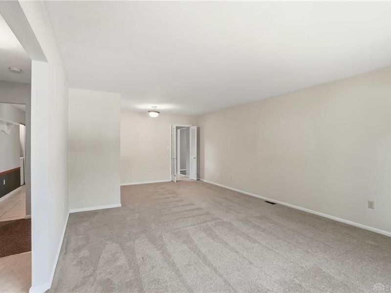 152 Lake Forest Drive, West Carrollton, OH 45449 Photo 14