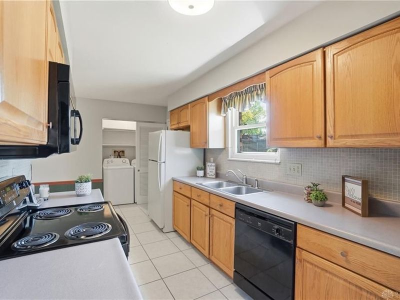 152 Lake Forest Drive, West Carrollton, OH 45449 Photo 16