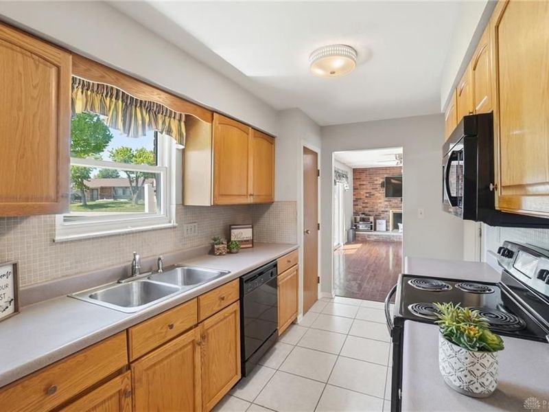 152 Lake Forest Drive, West Carrollton, OH 45449 Photo 17