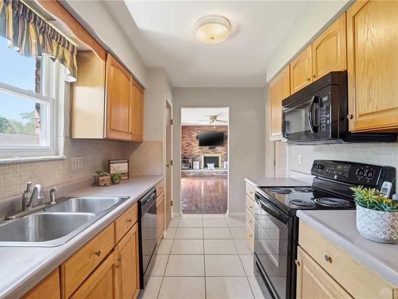 152 Lake Forest Drive, West Carrollton, OH 45449 Photo 18