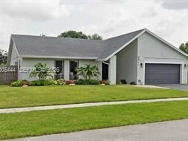 8611 NW 51st Ct , Lauderhill, FL 33351