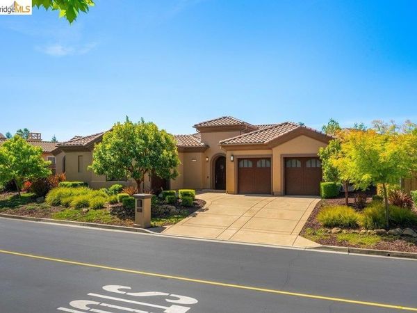 23 Stonebrae Rd , Hayward, CA 94542