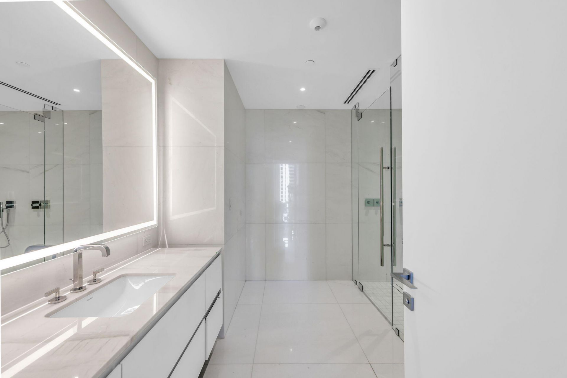 300 Biscayne Bulevard Way Boulevard Of Champions, Unit 1509, Miami, FL 33131 Photo