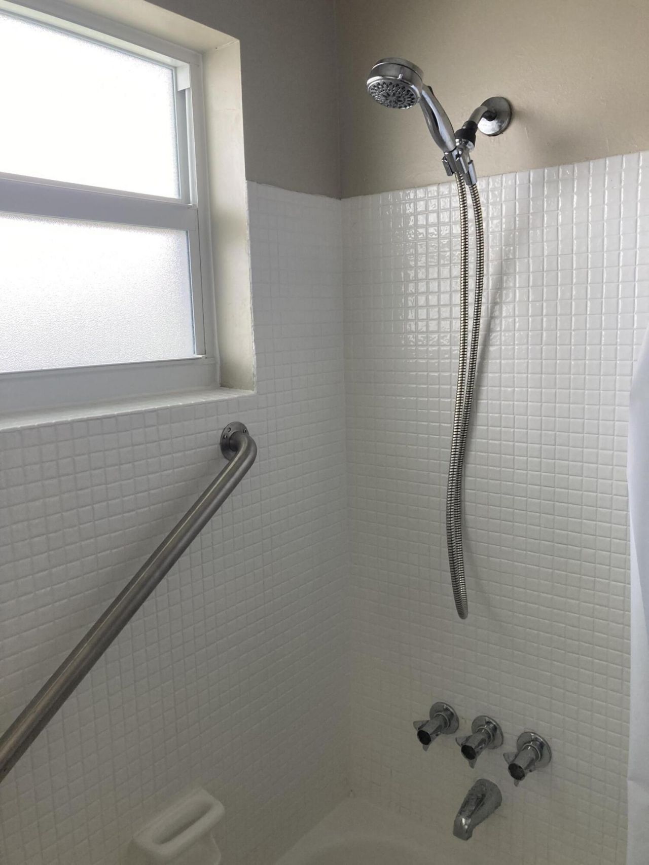500 NE 14th Avenue Ne, Unit 404, Hallandale Beach, FL 33009 Photo