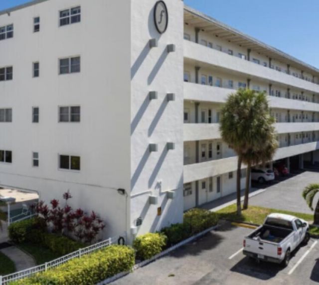 500 NE 14th Avenue Ne, Unit 404, Hallandale Beach, FL 33009 Photo