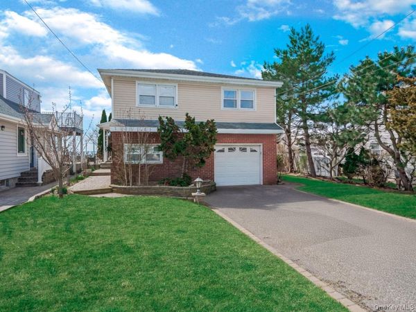 73 E Beach Promenade, Lindenhurst, NY 11757