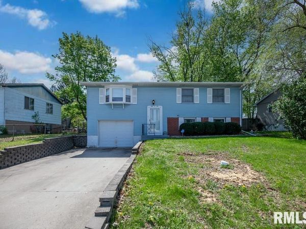 105 BLOSSOM Terrace, Washington, IL 61571