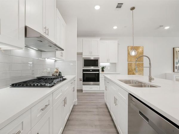 5609 Woodlands Drive , The Colony, TX 75056