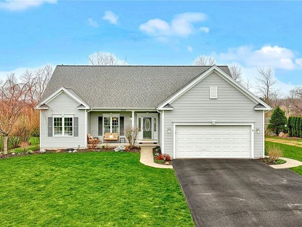 6128 Southbrook Drive , Ontario, NY 14519