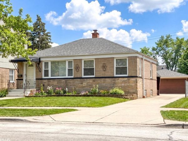 2112 Portsmouth Avenue , Westchester, IL 60154