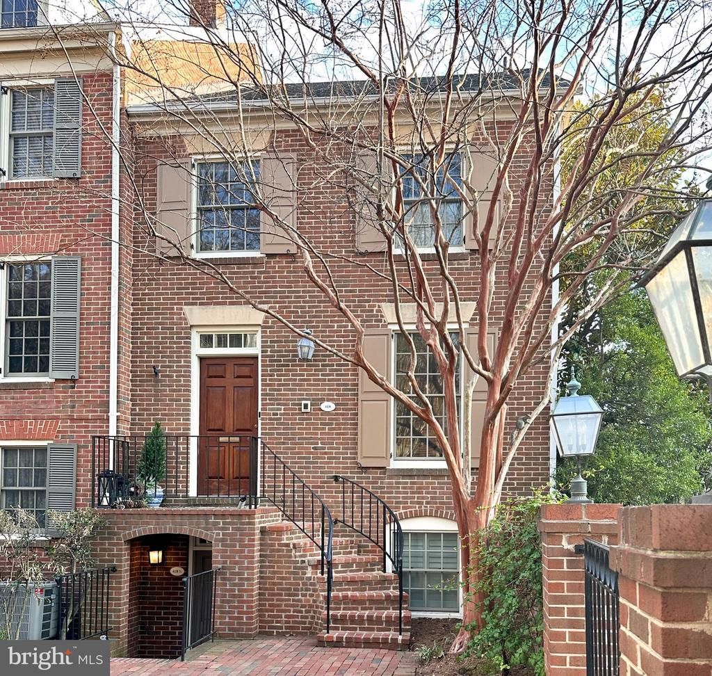 418 N Saint Asaph Street N , Alexandria, VA 22314 Main Photo