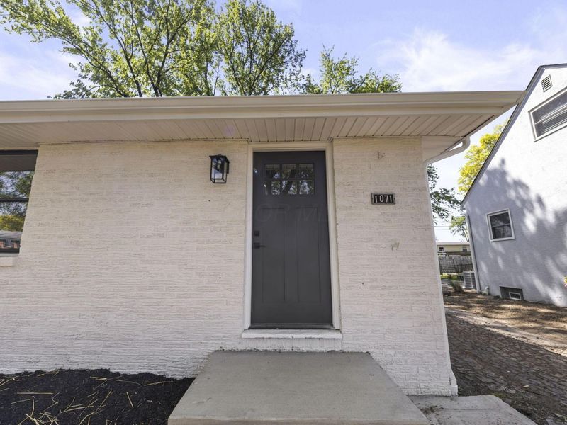 1071 Loring Road, Columbus, OH 43224 Photo 3