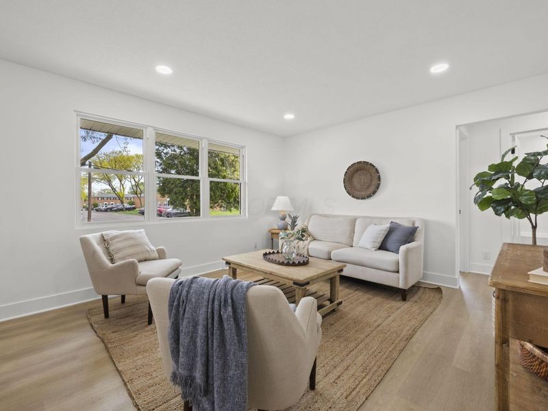 1071 Loring Road, Columbus, OH 43224 Photo 6