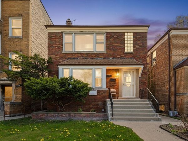 7321 S Rockwell Street, Chicago, IL 60629