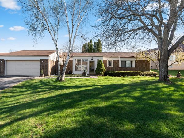 5327 Fairway Court, West Bloomfield, MI 48323