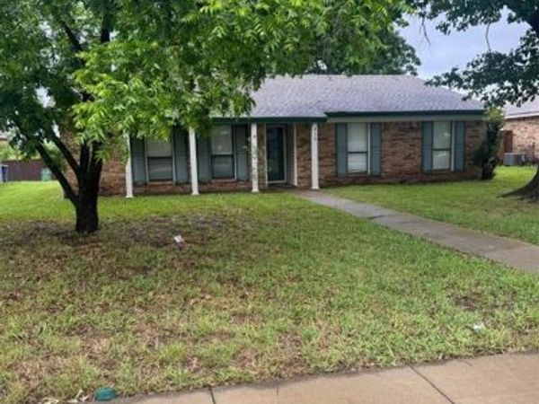 912 Navasota Drive, Garland, TX 75040