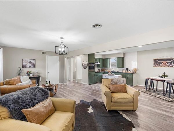 105 W College Street, Blooming Grove, TX 76626