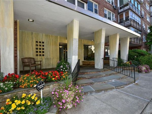 1 Washington Square, Unit 2H, Larchmont, NY 10538