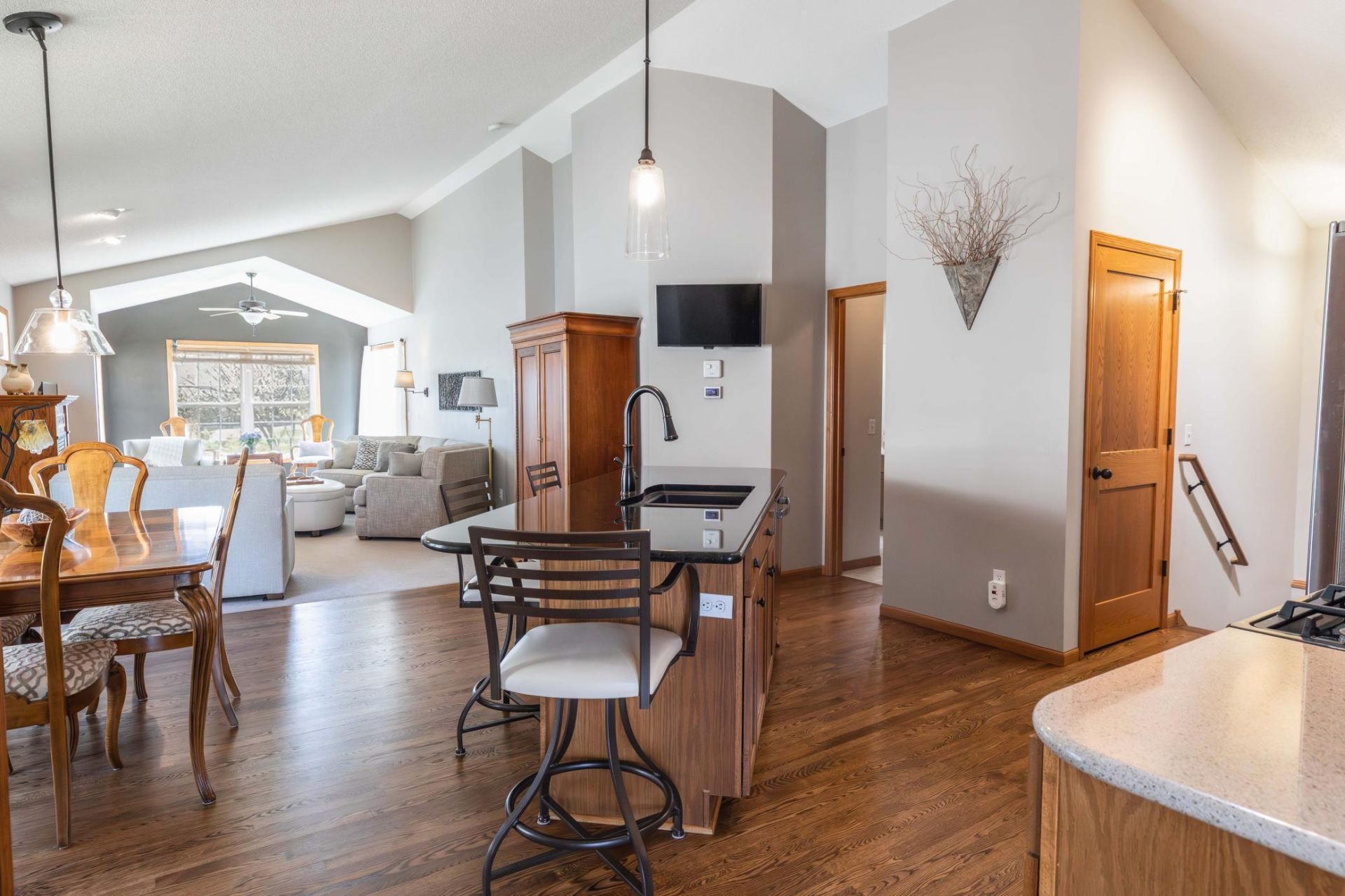 6161 Boulder Ridge Drive, Rockford, MN 55373