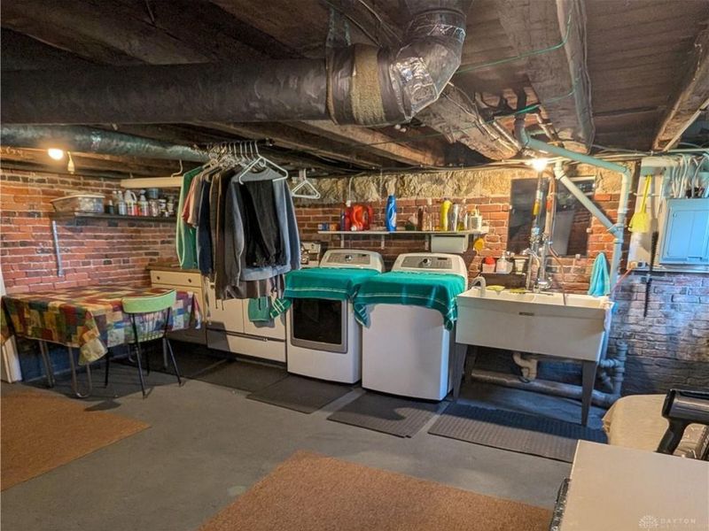 8713 Oakes Road, Pitsburg, OH 45304 Photo 12