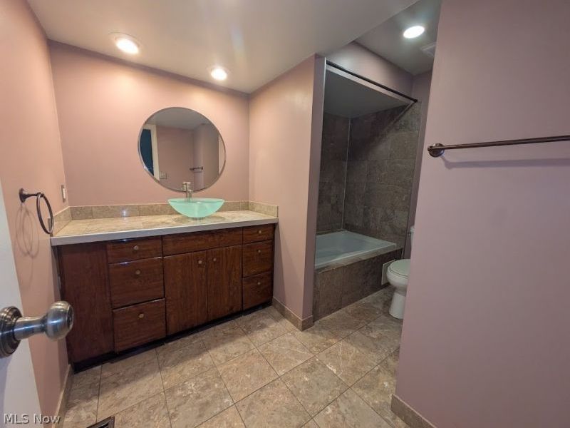 25 Trenton Square, Unit T-54, Euclid, OH 44143 Photo 17