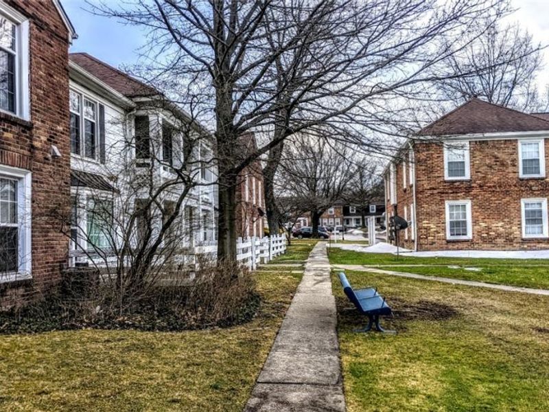 25 Trenton Square, Euclid, OH 44143 Photo 33