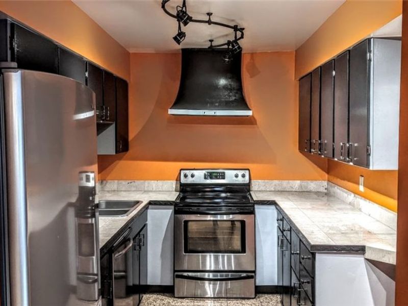 25 Trenton Square, Euclid, OH 44143 Photo 4