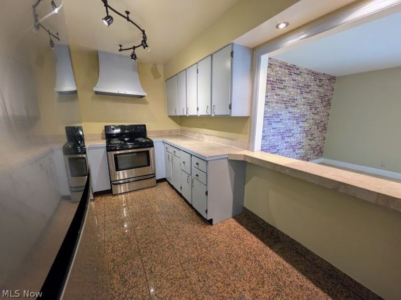25 Trenton Square, Unit T-54, Euclid, OH 44143 Photo 8