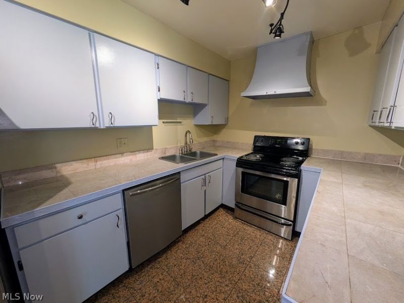 25 Trenton Square, Unit T-54, Euclid, OH 44143 Photo 9