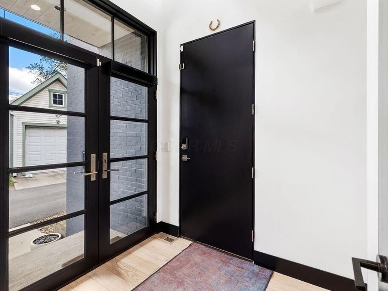 93 Ottar Alley, Columbus, OH 43201 Photo 2