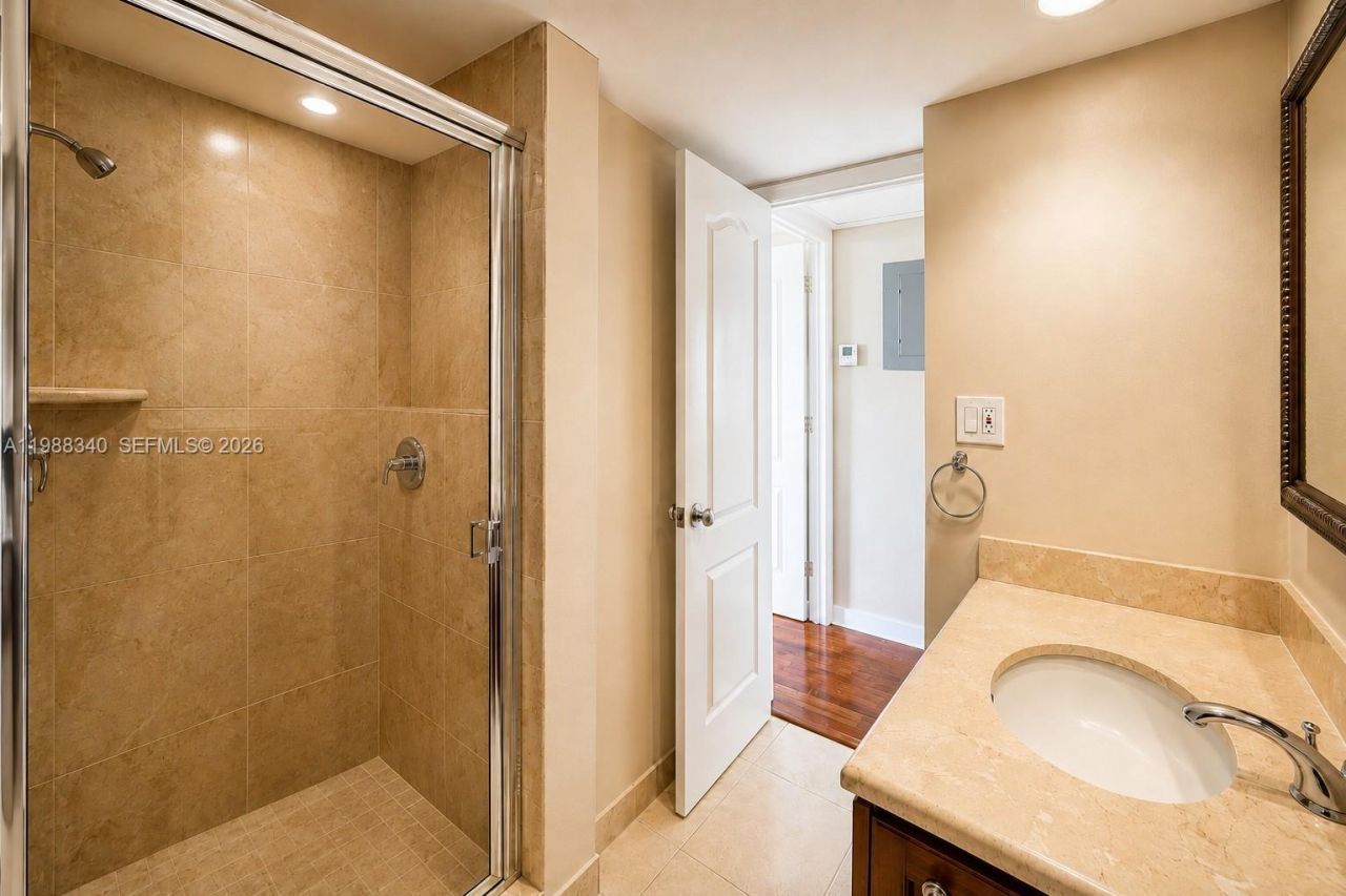 5600 Collins Ave, Unit 17G, Miami Beach, FL 33140 Photo