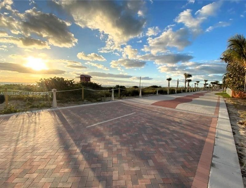 5600 Collins Ave , Unit 17G, Miami Beach, FL 33140 Photo