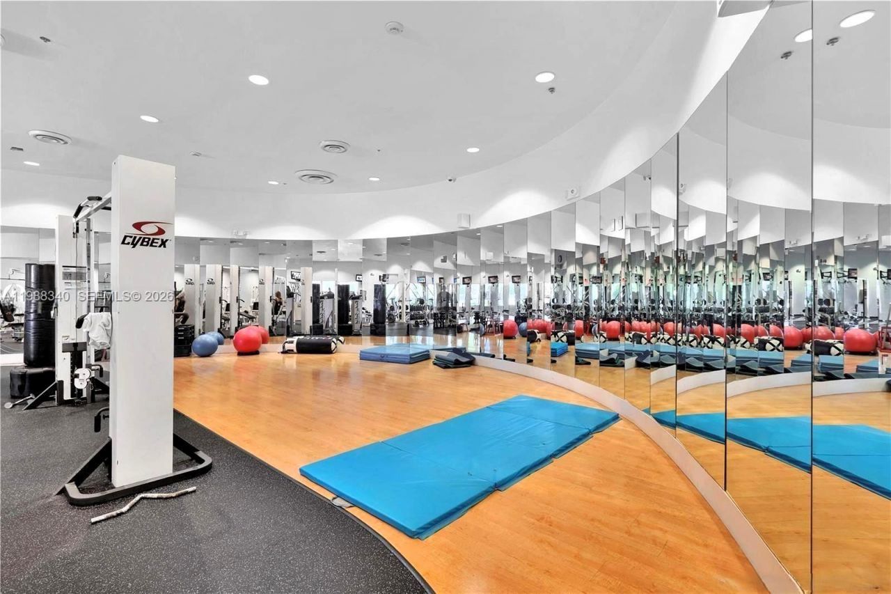 5600 Collins Ave , Unit 17G, Miami Beach, FL 33140 Photo