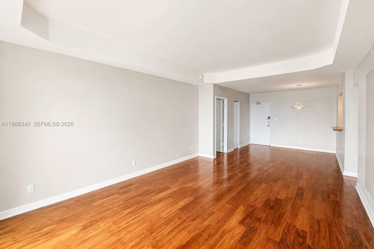 5600 Collins Ave, Unit 17G, Miami Beach, FL 33140 Photo