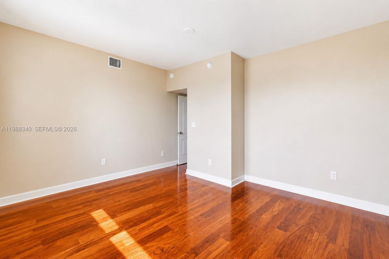 5600 Collins Ave, Unit 17G, Miami Beach, FL 33140 Photo