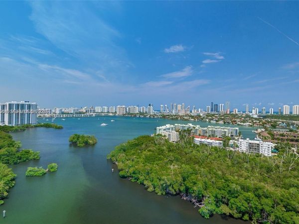 16385 Biscayne Blvd , Unit 2118, North Miami Beach, FL 33160