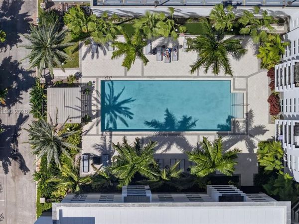 2401 NE 65th St, Unit 205, Fort Lauderdale, FL 33308