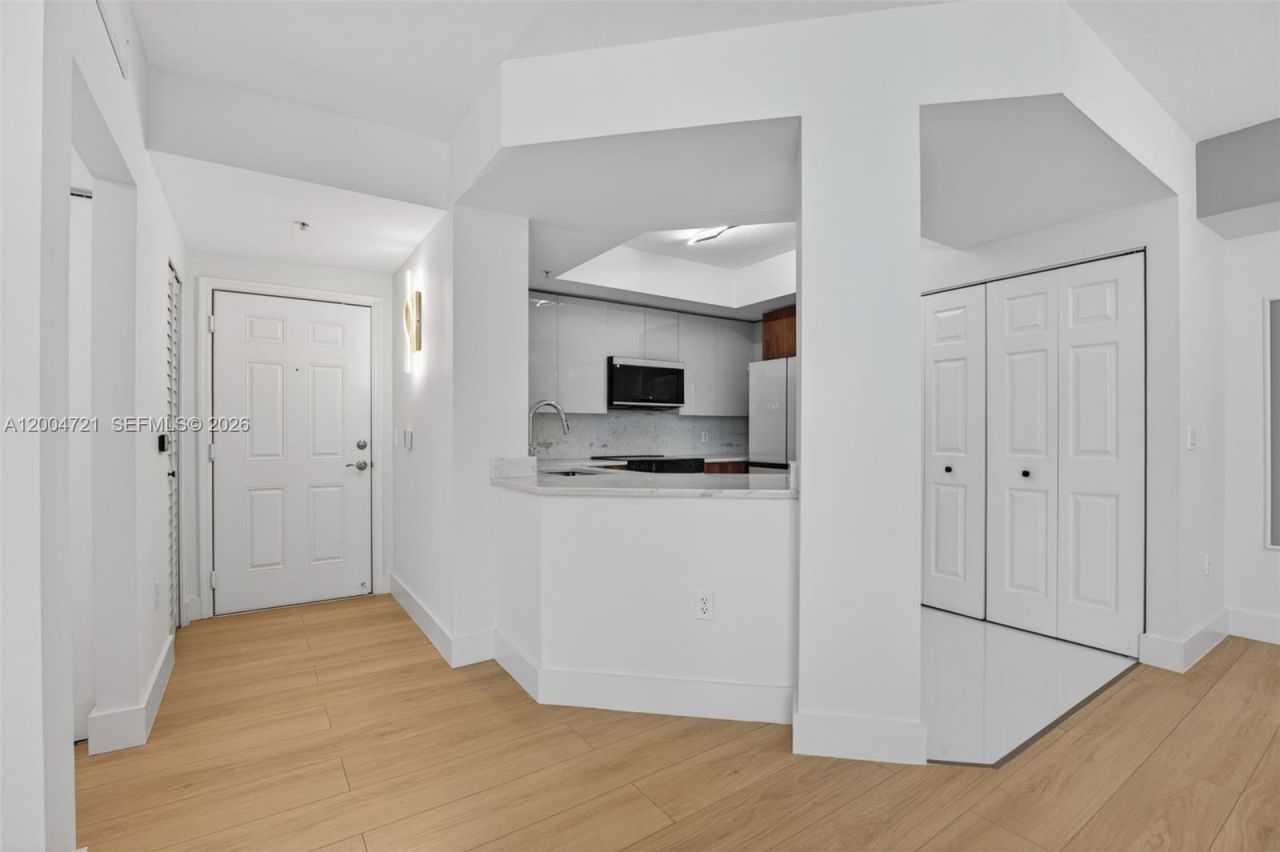 2401 NE 65th St, Unit 205, Fort Lauderdale, FL 33308 Photo