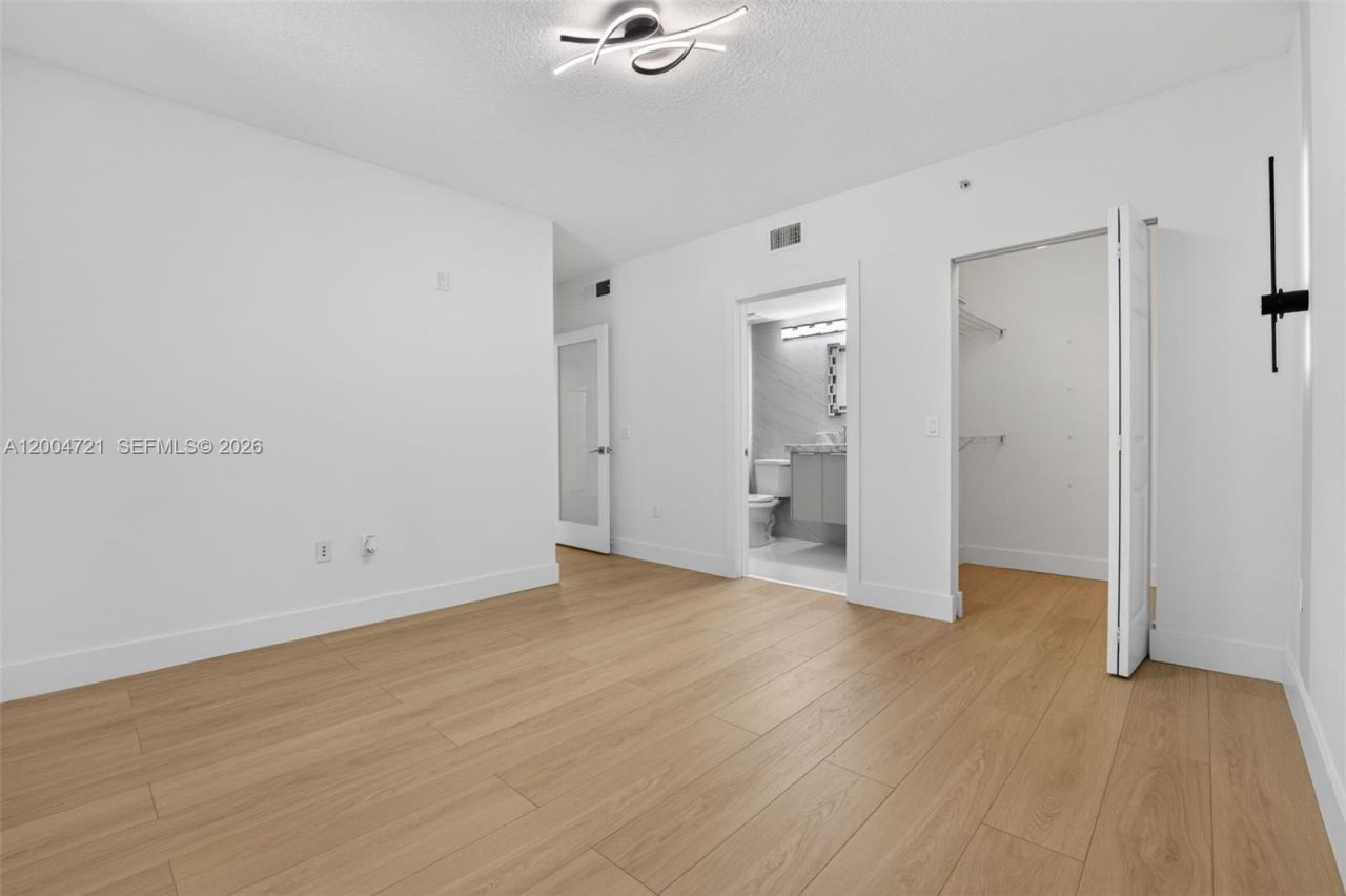 2401 NE 65th St, Unit 205, Fort Lauderdale, FL 33308 Photo