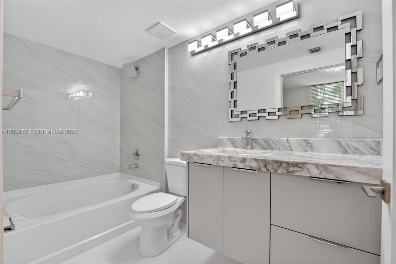 2401 NE 65th St, Unit 205, Fort Lauderdale, FL 33308 Photo