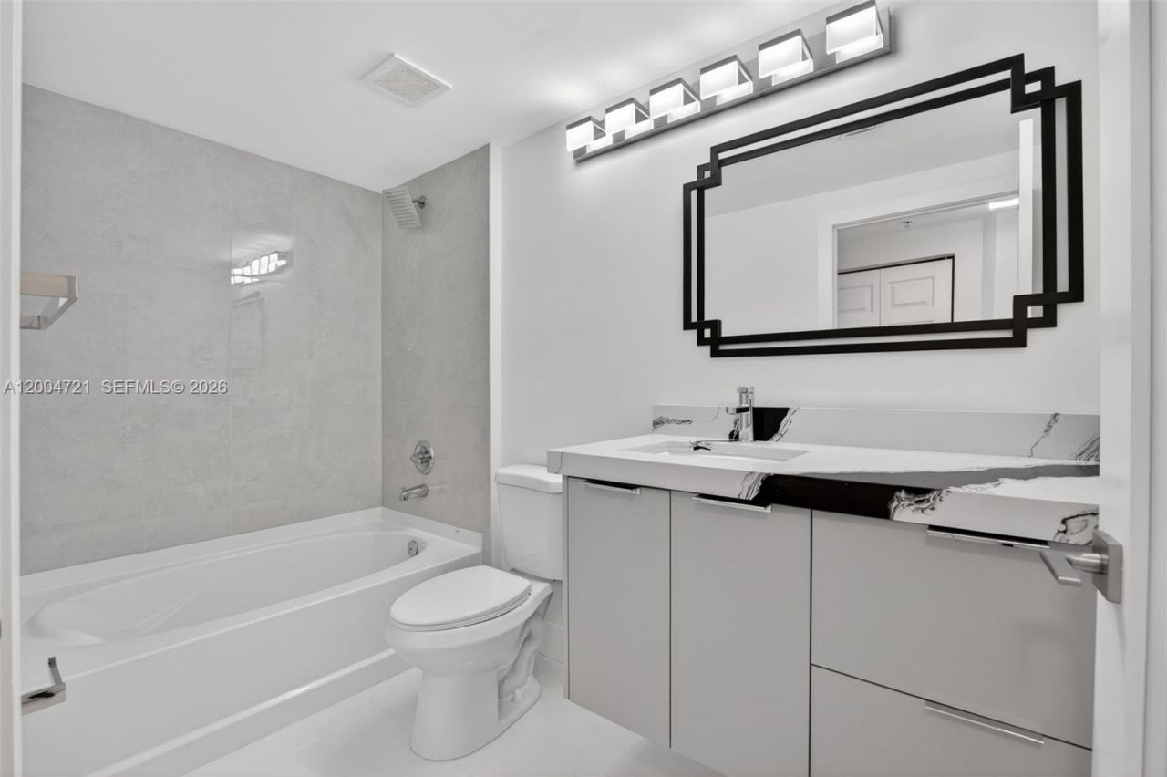 2401 NE 65th St, Unit 205, Fort Lauderdale, FL 33308 Photo