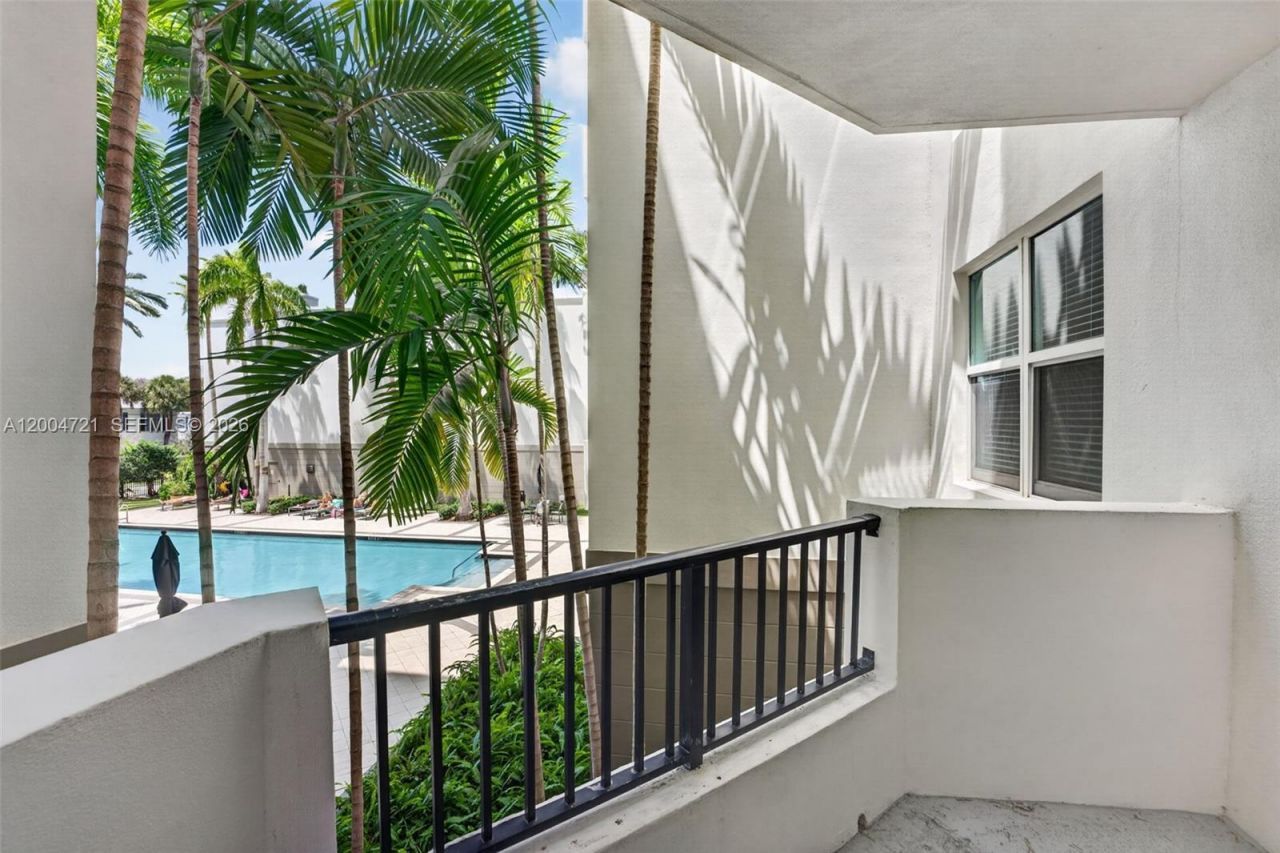 2401 NE 65th St , Unit 205, Fort Lauderdale, FL 33308 Photo