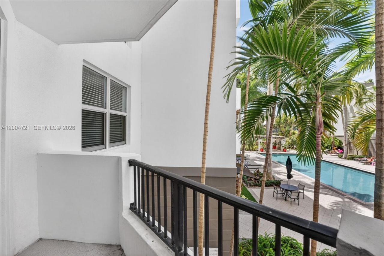 2401 NE 65th St , Unit 205, Fort Lauderdale, FL 33308 Photo