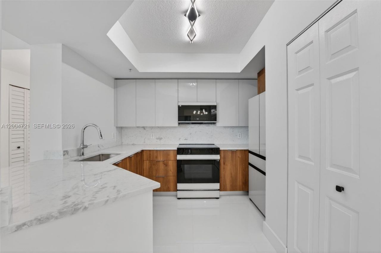 2401 NE 65th St , Unit 205, Fort Lauderdale, FL 33308 Photo