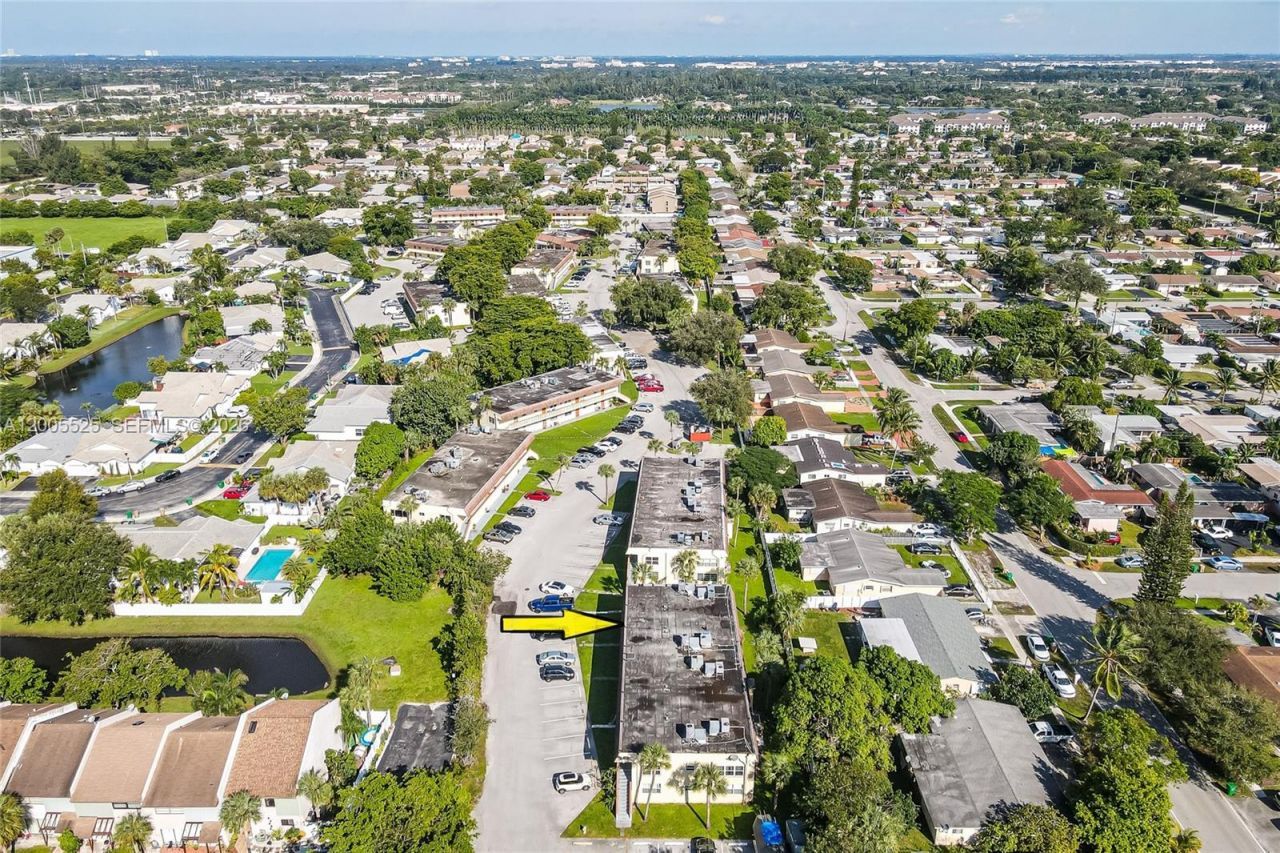 3777 NW 78th Ave, Unit 15A, Davie, FL 33024 Photo